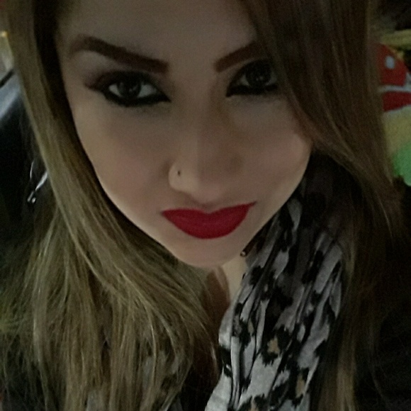 Meet your Posher, Jessica - Picture 1 of 1